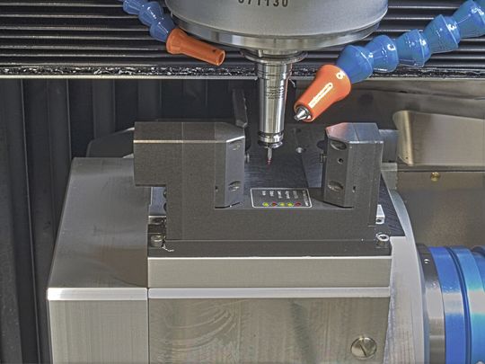 Dieses Messsystem ermöglicht es, Präzisionstechnik-Mikrowerkzeuge mit einem Durchmesser vonl 30 µm hochpräzise zu vermessen. Dieses Messsystem ermöglicht es, Präzisionstechnik-Mikrowerkzeuge mit einem Durchmesser vonl 30 µm hochpräzise zu vermessen.
