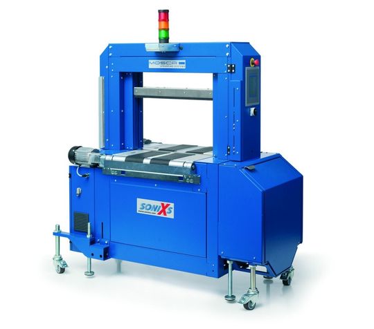 Trägt ihr CE-Kennzeichen schon ab Werk: die neue Umreifungsmaschine Sonixs TR-CE. Trägt ihr CE-Kennzeichen schon ab Werk: die neue Umreifungsmaschine Sonixs TR-CE.