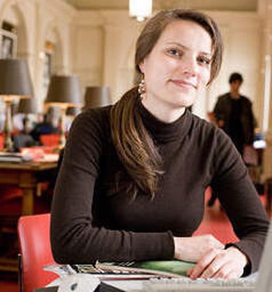 Biochemie-Studentin Sonja Tattermusch erhielt ein Otto-Bayer-Stipendium für ein Forschungssemester am Pasteur-Institut in Paris. Biochemie-Studentin Sonja Tattermusch erhielt ein Otto-Bayer-Stipendium für ein Forschungssemester am Pasteur-Institut in Paris.