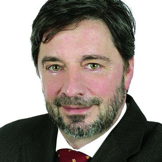 Volker Wilhelmi, Leiter Elektrik/Elektronik-Architektur bei Mercedes-Benz: „Unsere Systeme sollen den Kunden bei der Fahraufgabe entlasten.“ Volker Wilhelmi, Leiter Elektrik/Elektronik-Architektur bei Mercedes-Benz: „Unsere Systeme sollen den Kunden bei der Fahraufgabe entlasten.“