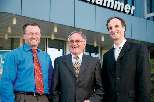 Blicken 40 Jahre nach Gründung durch Adolf Klinkhammer (Mitte) zuversichtlich nach vorne: Detlef (links), Adolf und Frank Klinkhammer. Blicken 40 Jahre nach Gründung durch Adolf Klinkhammer (Mitte) zuversichtlich nach vorne: Detlef (links), Adolf und Frank Klinkhammer.