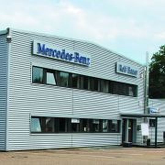 Bei Bauer gibt‘s Service für alle: Nicht für Busse und Lkw von Mercedes-Benz. Bei Bauer gibt‘s Service für alle: Nicht für Busse und Lkw von Mercedes-Benz.