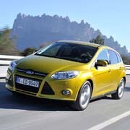 Riesiger Aktionsradius: Der neue Ford Focus LPG erreicht dank bivalentem Autogasantrieb (Flüssiggas/Benzin) eine Reichweite von über 1.000 Kilometer. Riesiger Aktionsradius: Der neue Ford Focus LPG erreicht dank bivalentem Autogasantrieb (Flüssiggas/Benzin) eine Reichweite von über 1.000 Kilometer.