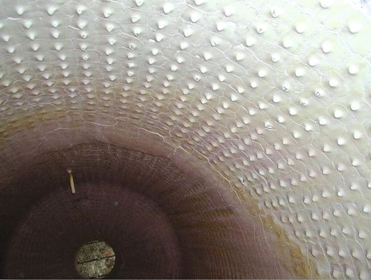 Blick in die gekühlte Brennkammer eines Doppelmantelapparates.