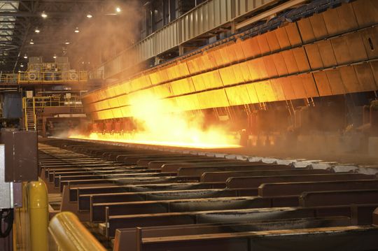 Kühlstrecke: Warmbandstraße bei ThyssenKrupp Kühlstrecke: Warmbandstraße bei ThyssenKrupp
