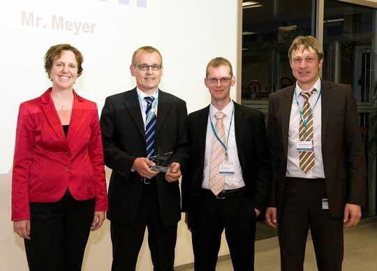 Sandra Huber, Siemens I DT MC (Organisatorin der Veranstaltung), Reiner Meyer, Key Account Manager Leoni Special Cables, Matthias Tietz, Gruppenleiter Einkauf Siemens I DT MC, Michael Wershofen, Leiter Einkauf Siemens I DT MC. Sandra Huber, Siemens I DT MC (Organisatorin der Veranstaltung), Reiner Meyer, Key Account Manager Leoni Special Cables, Matthias Tietz, Gruppenleiter Einkauf Siemens I DT MC, Michael Wershofen, Leiter Einkauf Siemens I DT MC.