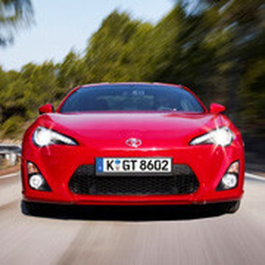 Sportler-Premiere: Der neue Toyota GT86 kommt am 15. September in den Handel. Sein Basispreis liegt bei 29.990 Euro. Sportler-Premiere: Der neue Toyota GT86 kommt am 15. September in den Handel. Sein Basispreis liegt bei 29.990 Euro.