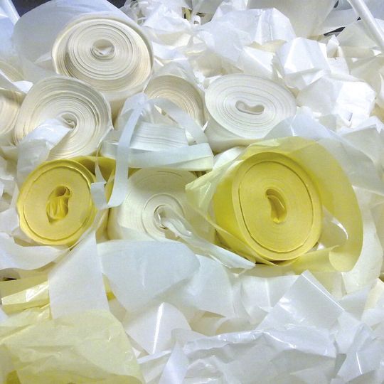 Der FINAT engagiert sich technologischen Lösungen zu entwickeln, um den Trägermaterial-Abfall zu verringern und den ökologischen Fußabdruck zu verkleinern.