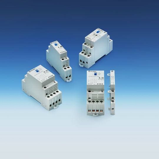 Die Installationsschütze der Serie 22 sind mit zwei oder vier Kontakten in unterschiedlicher Bestückung sowie mit zwei verschiedenen Kontaktmaterialien erhältlich.