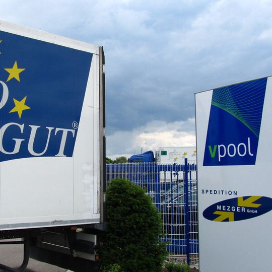 Mit der Umbenennung von Euro Leergut zu Vpool ist nach dem Eigentümerwechsel nun ein weiterer Schritt der strategischen Neuausrichtung erfolgt. Mit der Umbenennung von Euro Leergut zu Vpool ist nach dem Eigentümerwechsel nun ein weiterer Schritt der strategischen Neuausrichtung erfolgt.
