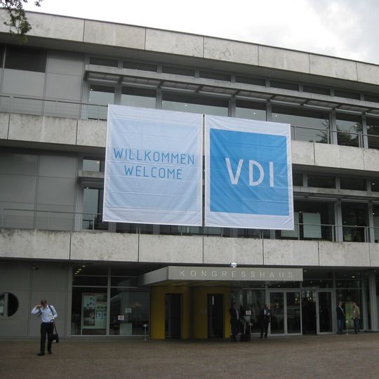 450 Fachleute fanden den Weg zum VDI-Kongress Automation 2012 in Baden-Baden. 450 Fachleute fanden den Weg zum VDI-Kongress Automation 2012 in Baden-Baden.