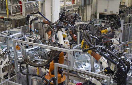 Energiesparen per Programm: VW legt Wert darauf, dass die Maschinen- und Anlagenbauer die Vorgaben der im Rahmen von Effizienzuntersuchungen neu entstandenen Lastenhefte strikt einhalten. Energiesparen per Programm: VW legt Wert darauf, dass die Maschinen- und Anlagenbauer die Vorgaben der im Rahmen von Effizienzuntersuchungen neu entstandenen Lastenhefte strikt einhalten.