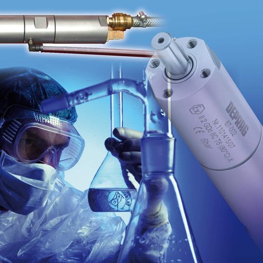 Im explosionsgefährdeten Bereich optimiert der ATEX konforme Bremsmotor eine Fassentleerungsanlage.