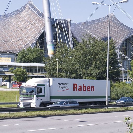 Als Mitglied der System Alliance, eines Netzwerks für Distributions- und Beschaffungslogistik im Stückgutbereich, verfügt Raben Logistics Germany über acht eigene Niederlassungen in Deutschland. Als Mitglied der System Alliance, eines Netzwerks für Distributions- und Beschaffungslogistik im Stückgutbereich, verfügt Raben Logistics Germany über acht eigene Niederlassungen in Deutschland.