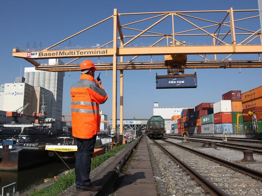 Containerterminal in Basel: Contargo verfügt in Deutschland, den Niederlanden, Frankreich und der Schweiz über 25 Containerterminals in Binnenhäfen. Containerterminal in Basel: Contargo verfügt in Deutschland, den Niederlanden, Frankreich und der Schweiz über 25 Containerterminals in Binnenhäfen.