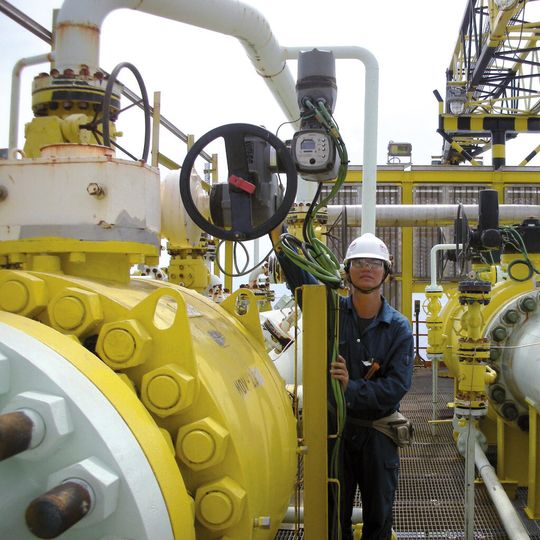 Fit für ein erfolgreiches Plant Asset Management: Die Drehantriebe der Generation .2 von Auma verfügen über Namur-konforme Diagnose.