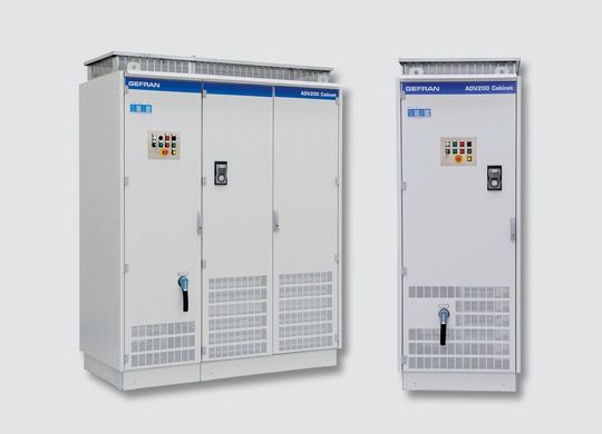 Die maßgeschneiderten „ready to use“-Schaltschranklösungen auf Basis des Frequenzumrichters ADV 200 sind schnell angeschlossen und in Betrieb genommen.