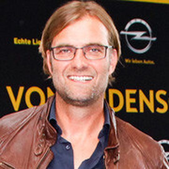 Meister-Trainer Jürgen Klopp vertritt Opel künftig als „Markenbotschafter“. Meister-Trainer Jürgen Klopp vertritt Opel künftig als „Markenbotschafter“.