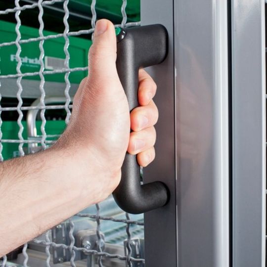 Funktionsgriff FG11 mit Taster in erhabener Ausführung. Funktionsgriff FG11 mit Taster in erhabener Ausführung.