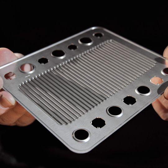 Die Stahlsorte Crofer 22 H ist ein Interkonnektor-Werkstoff für Festoxid- Brennstoffzellen.