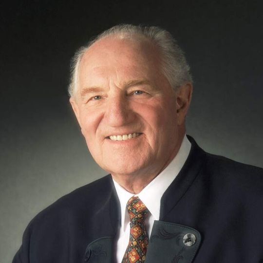 Adolf Zimmermann, Gründer von AZO, feiert am 30.07.2012 seinen 90. Geburtstag. PROCESS gratuliert dem Unternehmer.