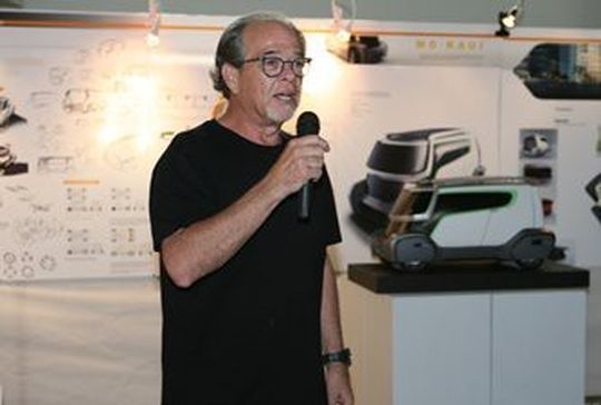 Professor Martin Smith stellt in dem neuen Studiengang Mobilitätslösungen der Zukunft in den Mittelpunkt. Professor Martin Smith stellt in dem neuen Studiengang Mobilitätslösungen der Zukunft in den Mittelpunkt.
