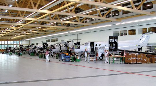 Pilatus-Montagehalle: Sämtliche Prozesse werden permanent überprüft, optimiert und standardisiert. Pilatus-Montagehalle: Sämtliche Prozesse werden permanent überprüft, optimiert und standardisiert.
