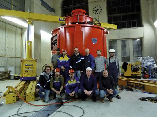 Nach dem 12-stündigen Einsatz konnte das ganze Team stolz auf die geleistete Arbeit sein. Nach dem 12-stündigen Einsatz konnte das ganze Team stolz auf die geleistete Arbeit sein.