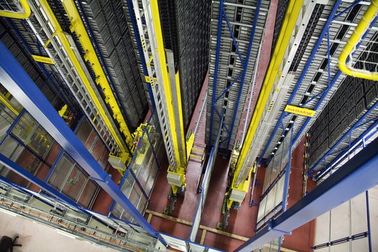Der Generikahersteller Krka investiert in seine Logistik und beauftragt Swisslog mit dem Bau eines Hochregallagers. Der Generikahersteller Krka investiert in seine Logistik und beauftragt Swisslog mit dem Bau eines Hochregallagers.