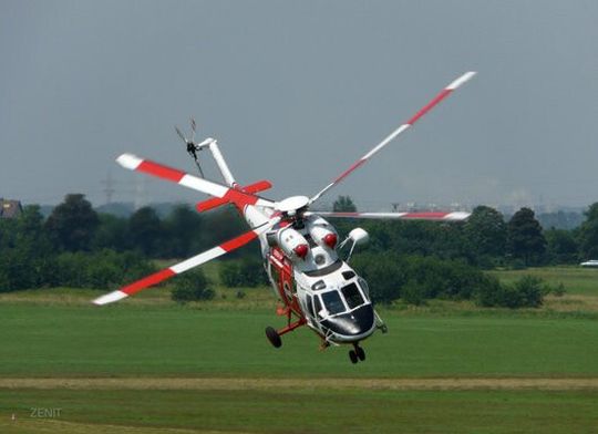 Der Sokol-Hubschrauber ist mit Multifunktionsdisplays und Kontrollsysteme von C.O.P.S. Elektronik ausgestattet Der Sokol-Hubschrauber ist mit Multifunktionsdisplays und Kontrollsysteme von C.O.P.S. Elektronik ausgestattet