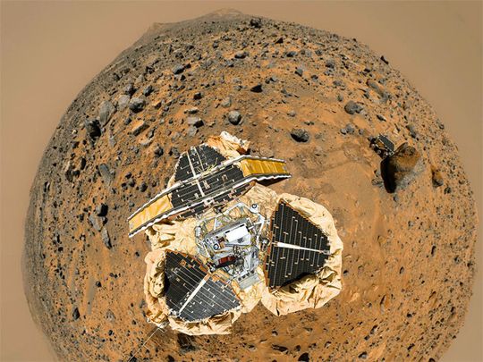 Der Mars Pathfinder bestand aus zwei Modulen: Der stationären Landeeinheit, die mit Kameras und Messinstrumenten ausgestattet war, und dem Mini-Rover Sojourner.
