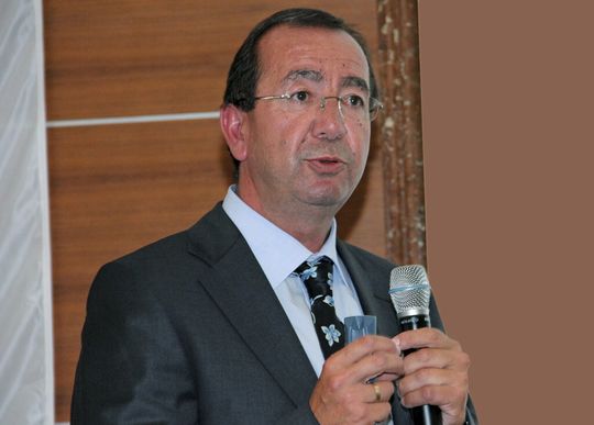 Haluk Menderes: „Als Hersteller der Software können wir neue Produkte in Italien und unser umfassendes Dienstleistungsportfolio schneller und besser vermarkten.“ Haluk Menderes: „Als Hersteller der Software können wir neue Produkte in Italien und unser umfassendes Dienstleistungsportfolio schneller und besser vermarkten.“