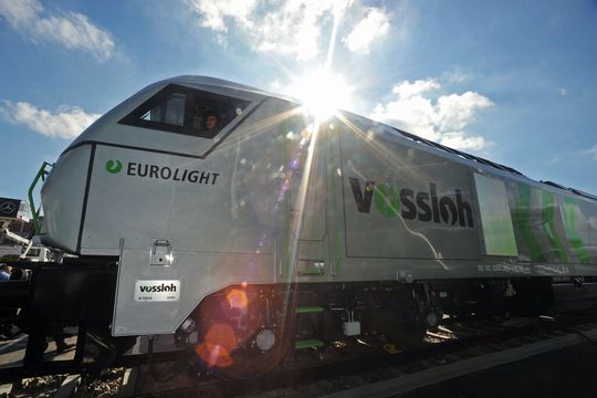 Die InnoTrans ist die internationale Leitmesse für Verkehrstechnik in Berlin. Über 2.450 Aussteller aus 47 Ländern werden ihre innovativen Produkte und Dienstleistungen auf der InnoTrans 2012 präsentieren. Frontansicht des neuen Bombardier Zefiro 380.