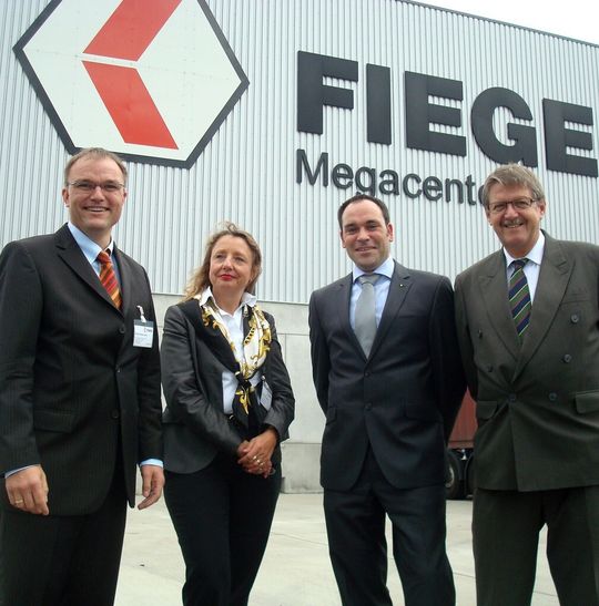 Gehen gemeinsame Wege: Nils-Olaf Klabunde (TCU), Anne Bischoff (TCU), Markus Warnebold (Fiege) und Jens Tschentscher (Fiege) (v.l.). Gehen gemeinsame Wege: Nils-Olaf Klabunde (TCU), Anne Bischoff (TCU), Markus Warnebold (Fiege) und Jens Tschentscher (Fiege) (v.l.).