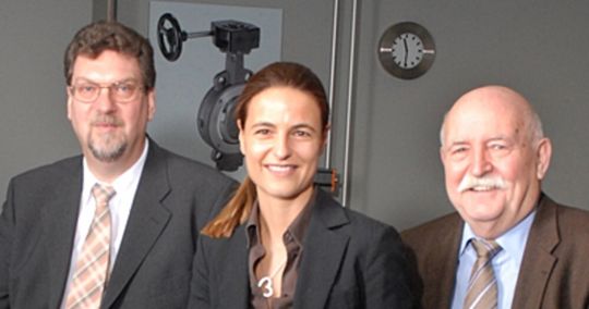 Dirk Mischnik (links) unterstützt jetzt Lydia und Peter Bröer in der Geschäftsführung der Bröer-Gruppe. Dirk Mischnik (links) unterstützt jetzt Lydia und Peter Bröer in der Geschäftsführung der Bröer-Gruppe.