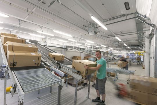 Noch schneller: Die neuen Ausgangsrampen erhöhen die Effizienz der Logistik. Noch schneller: Die neuen Ausgangsrampen erhöhen die Effizienz der Logistik.