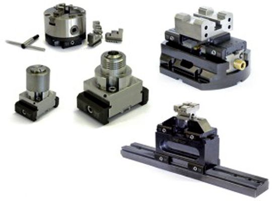 Die richtige Wahl der Werkstückspannmittel ist für einen profitablen Einsatz eines Bearbeitungscenters ausschlaggebend. Angebot von Spanntechniken: CompactCLAMP, powerCLAMP, microCLAMP, mivaCLAMP, aptoCLAMP, 5axesCLAMP, triGEL, tripoxyMINERAL, oppSYSTEM. Die richtige Wahl der Werkstückspannmittel ist für einen profitablen Einsatz eines Bearbeitungscenters ausschlaggebend. Angebot von Spanntechniken: CompactCLAMP, powerCLAMP, microCLAMP, mivaCLAMP, aptoCLAMP, 5axesCLAMP, triGEL, tripoxyMINERAL, oppSYSTEM.