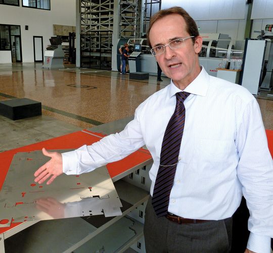 André Huber, Vertriebsleiter bei Salvagnini: „Wir helfen unseren Kunden, ihre Wettbewerbsfähigkeit zu steigern – da kommt es nicht nur auf einzelne Betrachtungsweisen an, sondern auf den gesamten Prozess.“ André Huber, Vertriebsleiter bei Salvagnini: „Wir helfen unseren Kunden, ihre Wettbewerbsfähigkeit zu steigern – da kommt es nicht nur auf einzelne Betrachtungsweisen an, sondern auf den gesamten Prozess.“