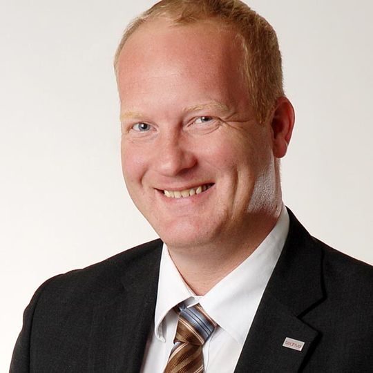 Thomas Brüse, geschäftsführender Gesellschafter von Tedrive Steering, ist ab Januar 2013 auch Geschäftsführer der RBL Brems- und Lenksysteme. Tedrive Steering hat RBL im August nach einem monatelangen Bieterverfahren aus der Insolvenz übernommen. Thomas Brüse, geschäftsführender Gesellschafter von Tedrive Steering, ist ab Januar 2013 auch Geschäftsführer der RBL Brems- und Lenksysteme. Tedrive Steering hat RBL im August nach einem monatelangen Bieterverfahren aus der Insolvenz übernommen.