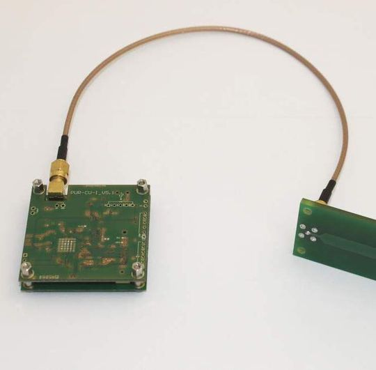 Das RFID-USB-Modul mit Antenne findet in etlichen Bereichen wie etwa in der Logistik Verwendung und kann sowohl als stationärer Reader eingesetzt als auch in mobile Geräte integriert werden.