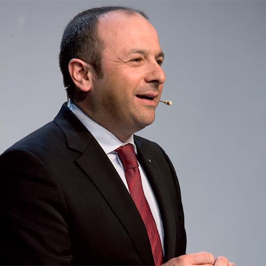 Murat Aksel, Standortleiter Landshut der BMW Group: „Wir haben unseinen Know-how-Vorsprung erarbeitet.“ Murat Aksel, Standortleiter Landshut der BMW Group: „Wir haben unseinen Know-how-Vorsprung erarbeitet.“