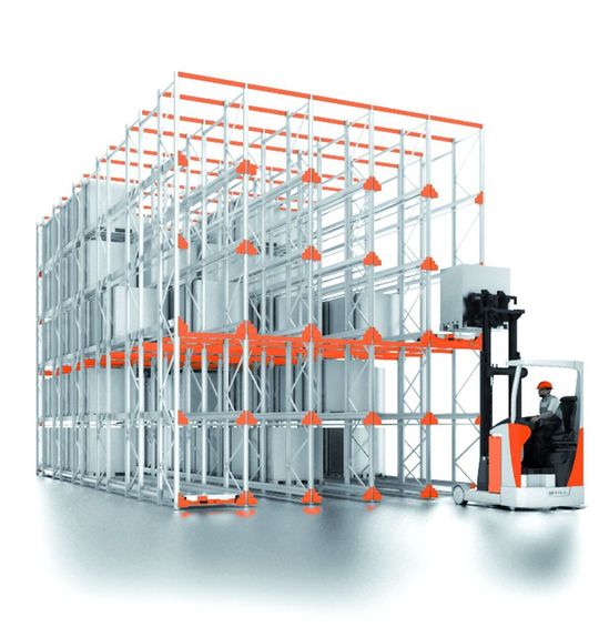Bild 1: Mit dem Still-Pallet-Shuttle werden eine wesentliche Optimierung der Lagerraumnutzung sowie eine Erhöhung von Palettenumschlag und Durchsatzleistungen im Kanallager erreicht. Bild 1: Mit dem Still-Pallet-Shuttle werden eine wesentliche Optimierung der Lagerraumnutzung sowie eine Erhöhung von Palettenumschlag und Durchsatzleistungen im Kanallager erreicht.