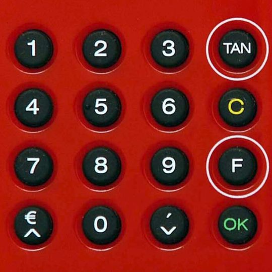 Das ChipTAN-Verfahren selbst ist sicher, so lange der Nutzer seine TAN nicht verrät. Das ChipTAN-Verfahren selbst ist sicher, so lange der Nutzer seine TAN nicht verrät.