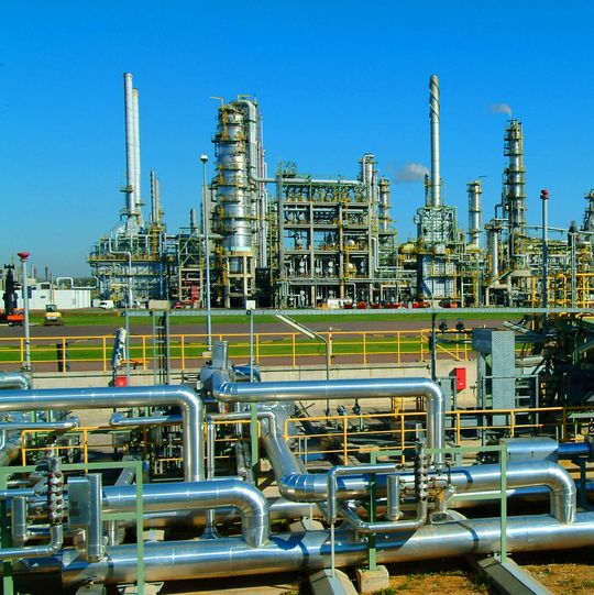 Der Turnaround einer Raffinierie wie der von Total in Leuna ist ein logistischer und organisatorischer Kraftakt, der nur mit perfekter Planung und einem eingespielten Team gelingt. Der Turnaround einer Raffinierie wie der von Total in Leuna ist ein logistischer und organisatorischer Kraftakt, der nur mit perfekter Planung und einem eingespielten Team gelingt.