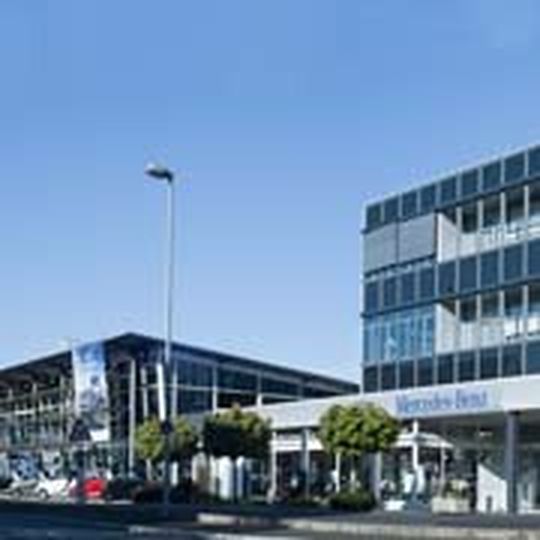 Das Aschaffenburger Autohaus Kunzmann gehört zu den Top-Ten-Betrieben des Service Award 2012. Das Aschaffenburger Autohaus Kunzmann gehört zu den Top-Ten-Betrieben des Service Award 2012.