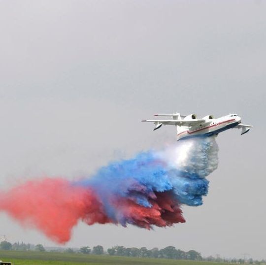 Spektakuläre Flugvorführungen sind unverzichtbarer Teil der ILA Spektakuläre Flugvorführungen sind unverzichtbarer Teil der ILA