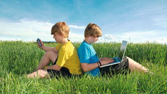 Wer nur einen Follower hat, kann keinen Shitstorm lostreten. Wer nur einen Follower hat, kann keinen Shitstorm lostreten.