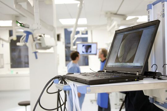 Das AMTS verfügt über eine einzigartige Infrastruktur für Training und Simulation neuer Operationstechniken. Das AMTS verfügt über eine einzigartige Infrastruktur für Training und Simulation neuer Operationstechniken.