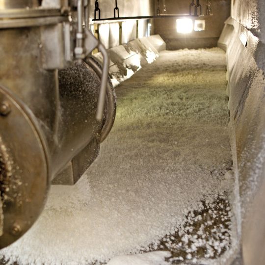 Production of butyl rubber: This process step shows the dehumidification of the rubber crumbs. Production of butyl rubber: This process step shows the dehumidification of the rubber crumbs.