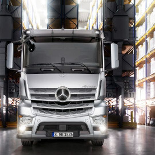 Der neue Antos ist eine von vier Weltpremieren der Daimler AG. Der neue Antos ist eine von vier Weltpremieren der Daimler AG.